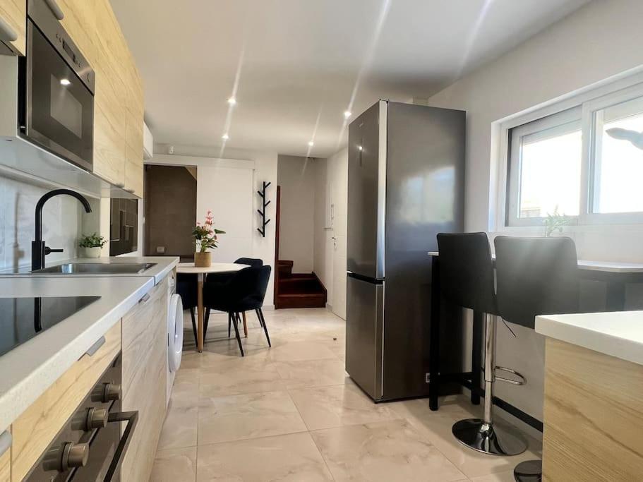 9 Ecluses Canal Du Midi-Maison T3 Belle Vue Avec Piscine Béziers Esterno foto